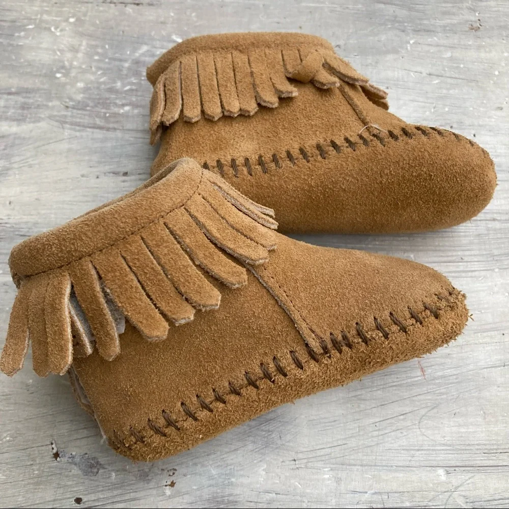 Minnetonka Moccasins size 2